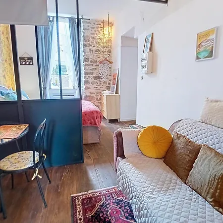 בית הארחה Les Glycines אולורן-סנט-מארי